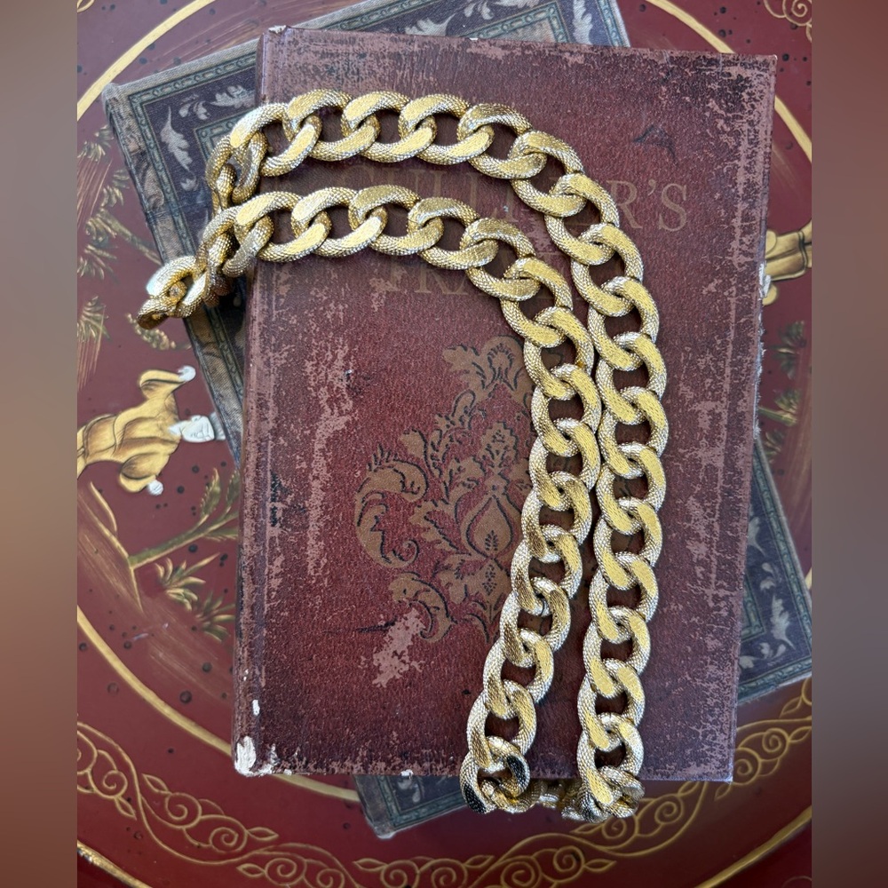 Beautiful Chunky Textured Cuban Chain